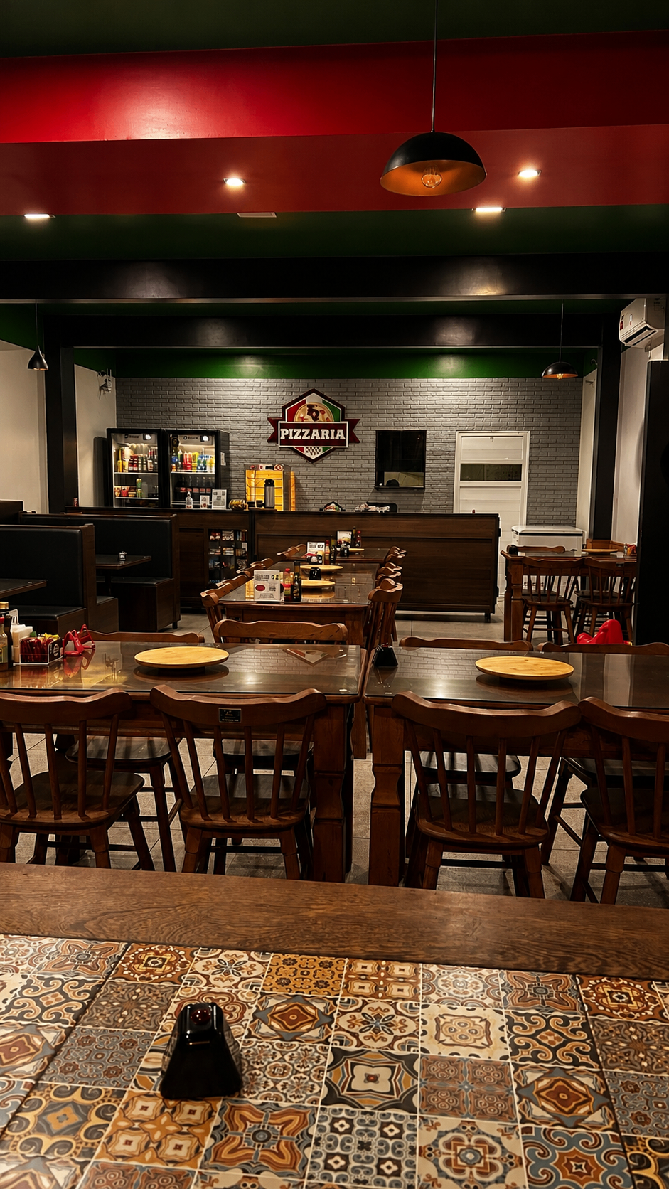 Ambiente aconchegante da FJ Pizzaria